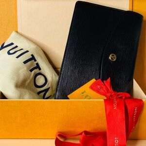 Louis Vuitton Montaigne Clutch 27 Epi Leather France 1990 w Cert of Authenticity